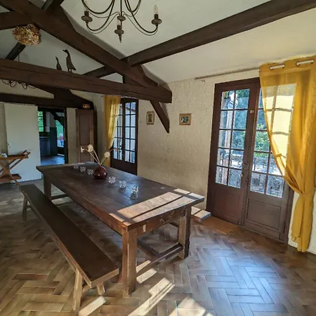 Holiday home Manoir Perigord Noir/piscine Chauffee/etang&foret Manaurie